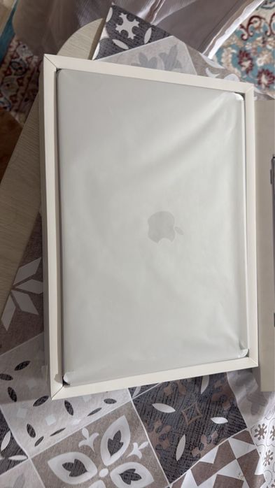 Мак бук Айр 15. Акб 100%