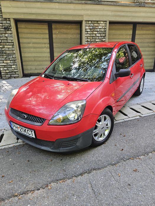 Masina ford fiesta 1.25.