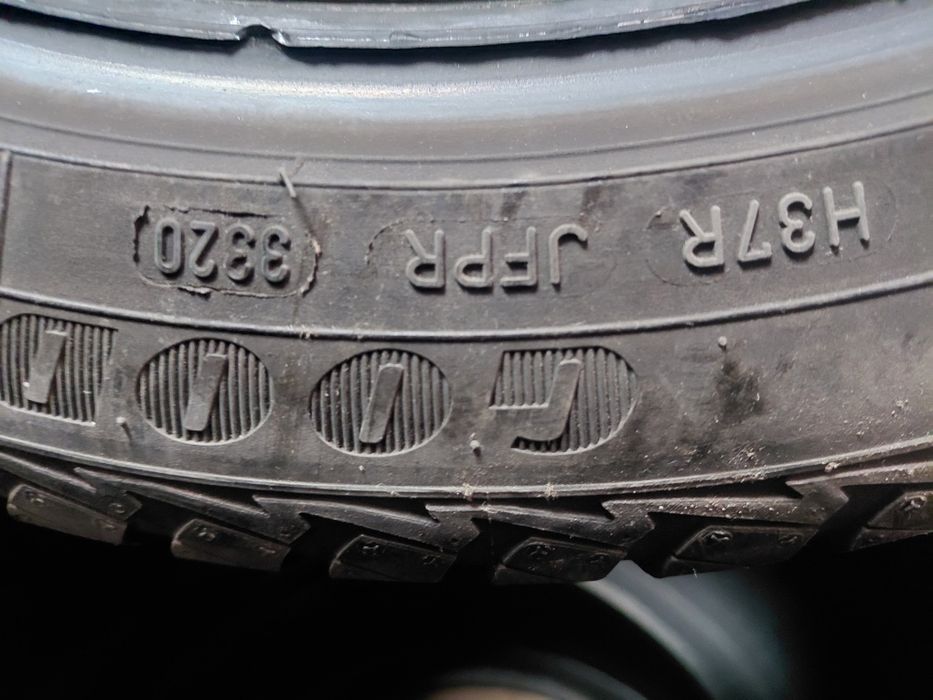 225/45/17" Goodyear 2бр.гуми.