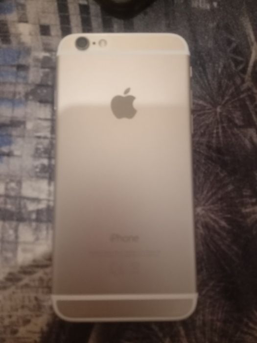 Продам IPhone 6    .