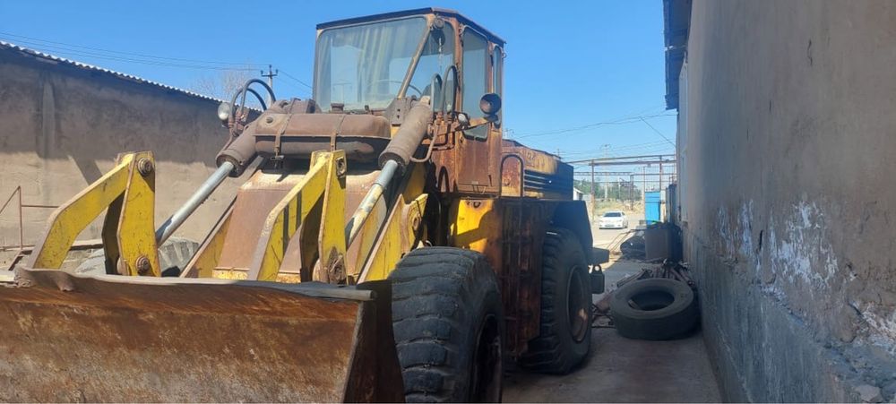 Польский фронтальный погрузчик