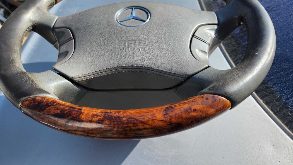 Махагонови волани мерцедес W220