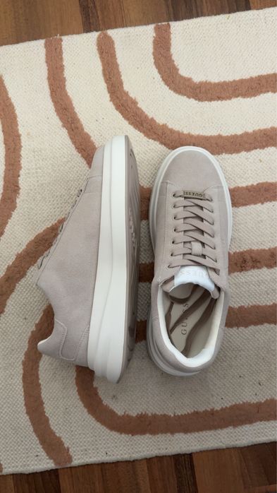 Обувки Guess Elba