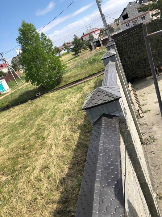 Колпаки и парапеты на заборы.