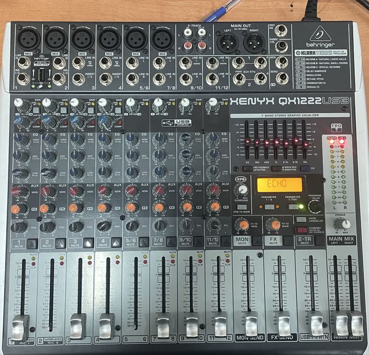 Микшерный пульт BEHRINGER Xenyx QX1222USB