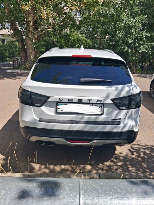 Лада Веста св кросс 1.8 АМТ  2019 год