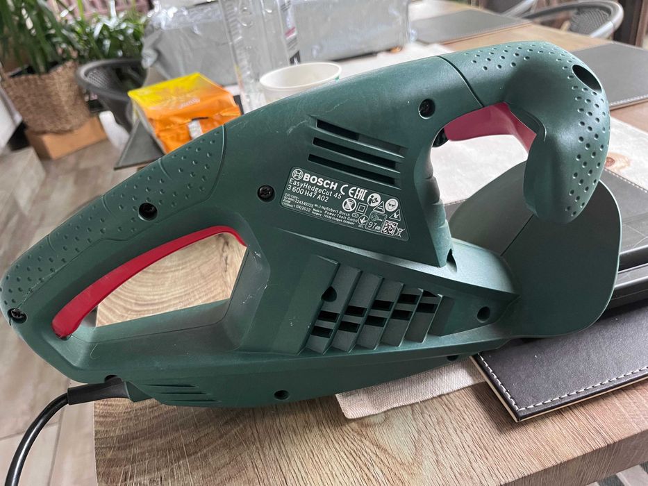 Foarfeca electrica gard viu / tuia, Bosch Hedgecut 45, 420 W, 45 cm