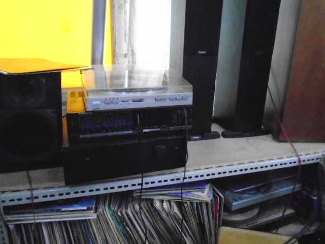 Виниловый  проигрыватель  Grundig (комплект)