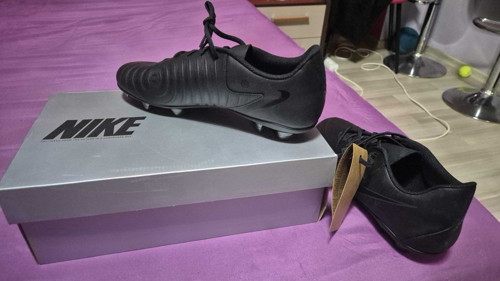 Ghete de fotbal  pt teren sintetic si iarba