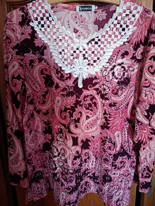 Bluza dama cu danteluță