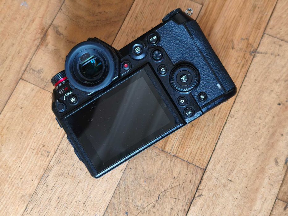 Panasonic Lumix S1R