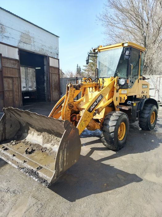 Продам погрузчик фронтальный