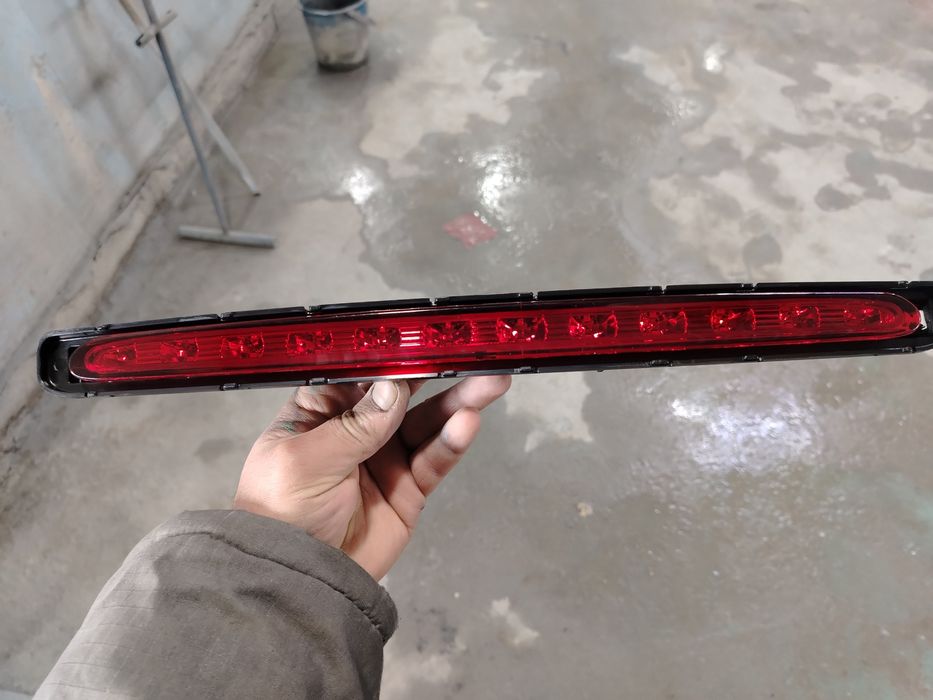 Стоп задниго багажника на 211