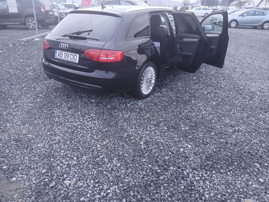 Vind audi a4 an 2014 stare impecabila dotari full