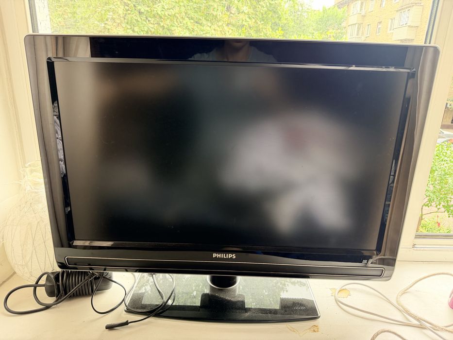 Телевизор Philips 32” Full HD