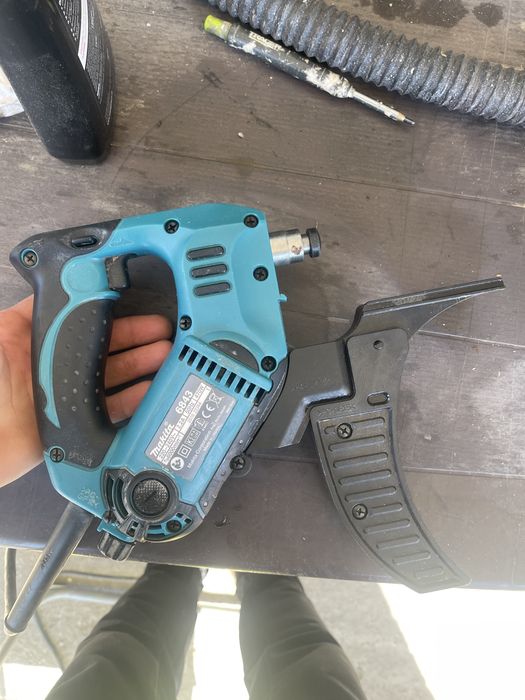 Vand Makita 6843