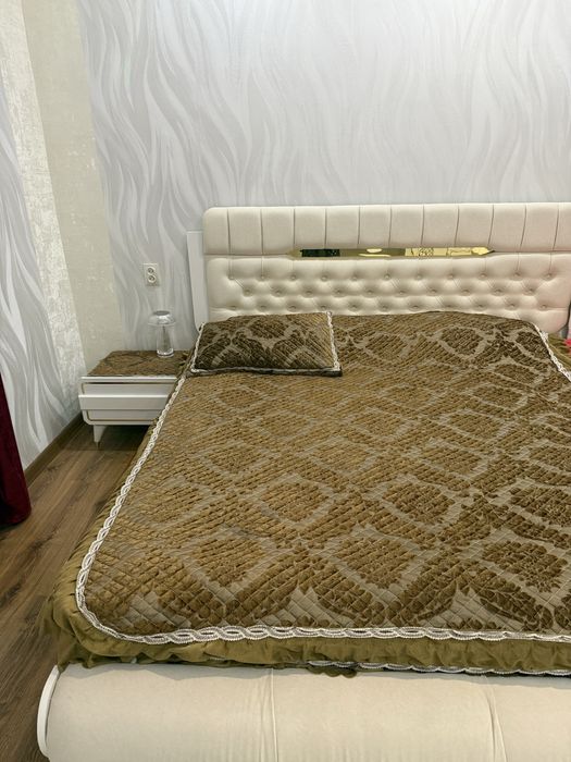 Продается спальный гарнитур