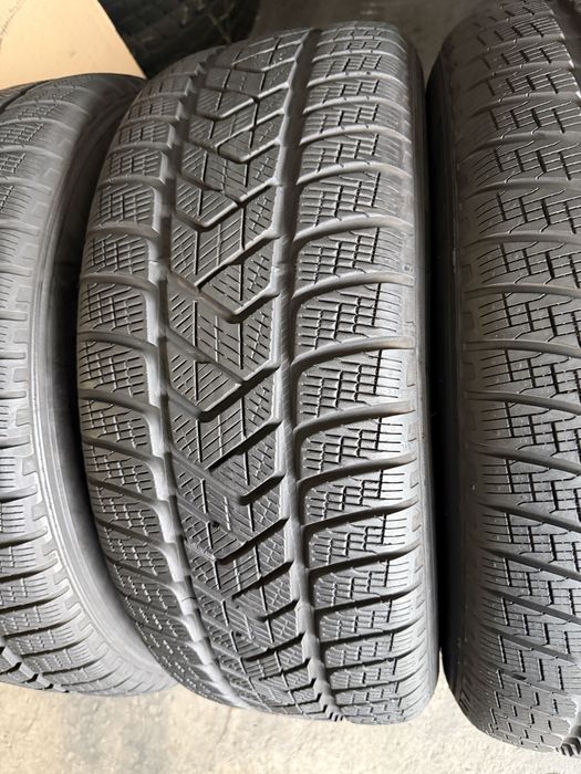 4 anvelope iarna 235/60/17 , Pirelli , 6.5-7.5 mm !