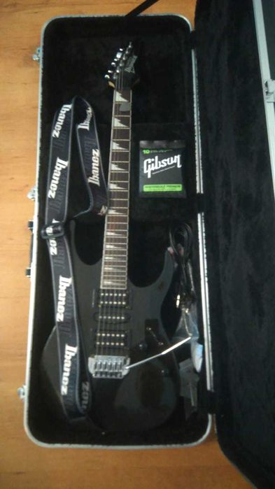 Электро гитара Ibanez с комбоусилителем