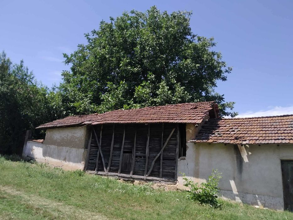 Продава се Къща в с. Септемврийци, Област Монтана - 300 кв.м за 42 €/кв.м - Снимка #2