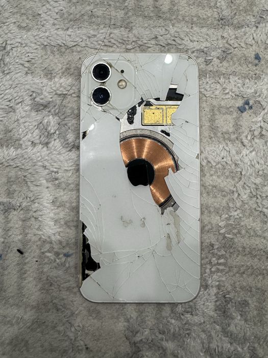 iPhone 12 128гб белый