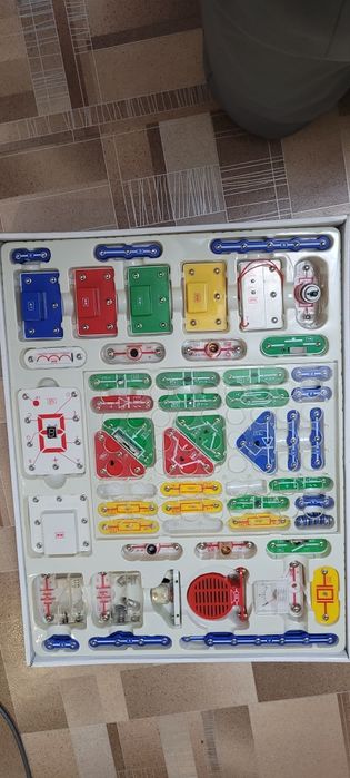 Эл. Конструктор "Знаток"