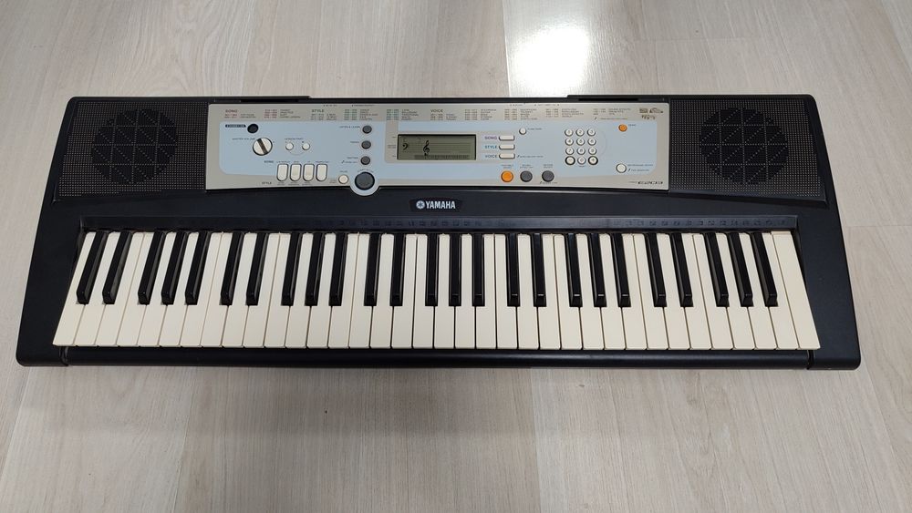 Синтезатор YAMAHA PSR-E203
