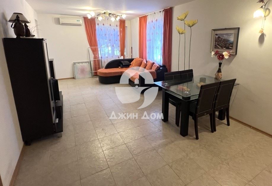 Продава се Двустаен апартамент в Свети Влас - 70 кв.м за 598 €/кв.м - Снимка #1
