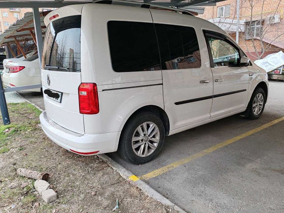 Volkswagen Caddy Trendline 2022 а’lo holatda, haqiqiy probeg.