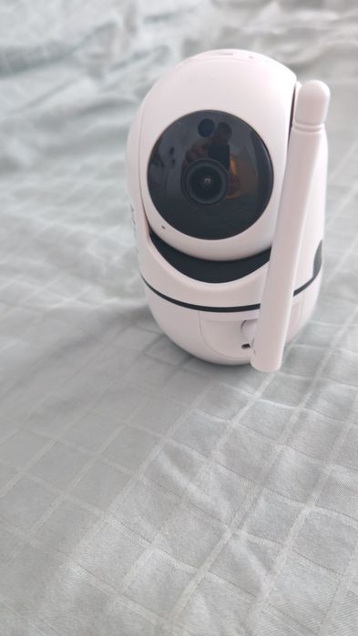 Vand camera de supraveghere cu card 32 gb