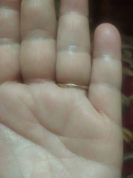 Продаётся золотое,российское  кольцо 585 проба,1,3млн.сум..