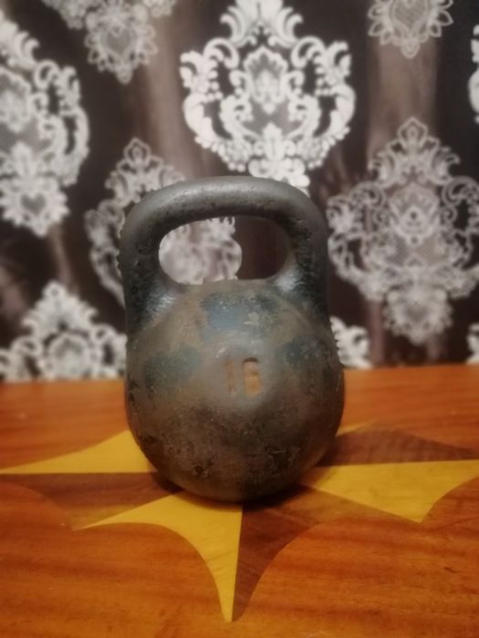 Продам гирю 16 кг