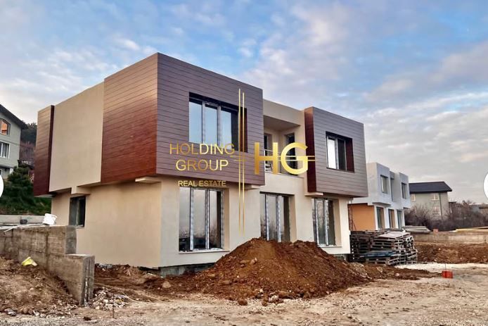 Къща в Варна-м-т Акчелар площ 162  кв.м