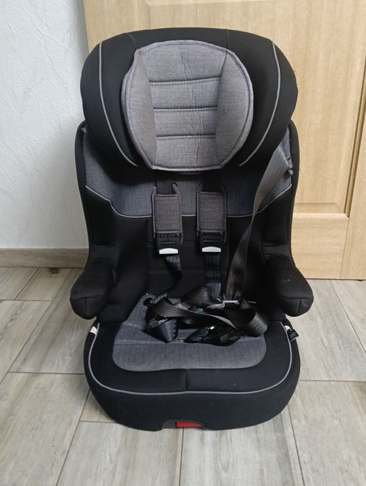 Scaun auto cu prindere in isofix