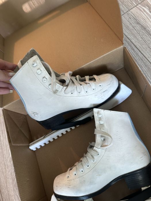 коньки фигурное катание