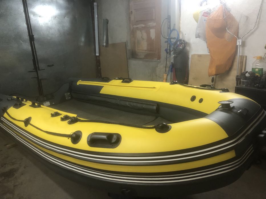 Прдам лодку SCAT 3900