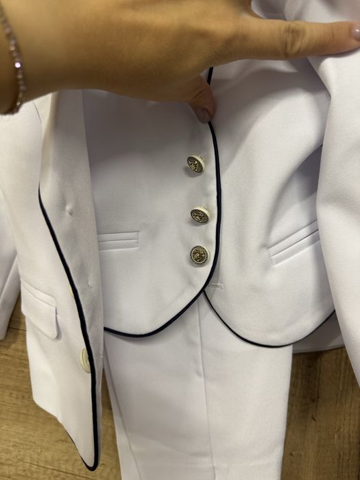 Бял Костюм за 1 годишно дете