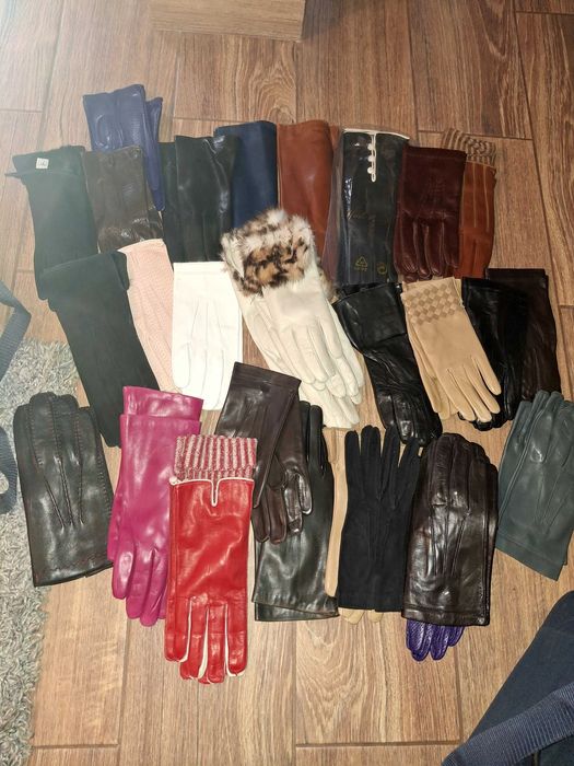 Vând mănuși  damã