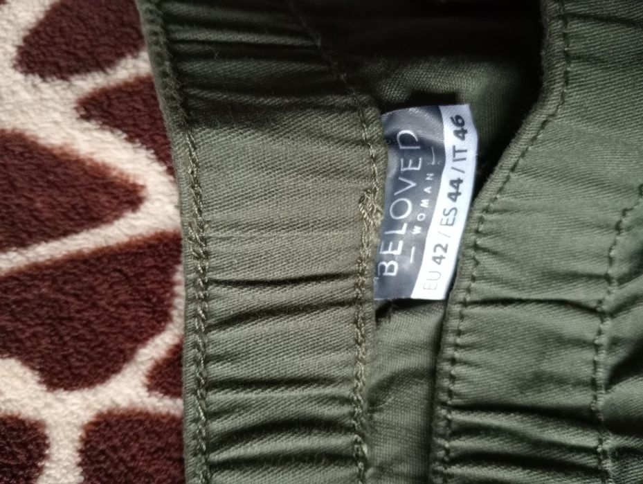 Pantaloni kaki NOI mărime 42