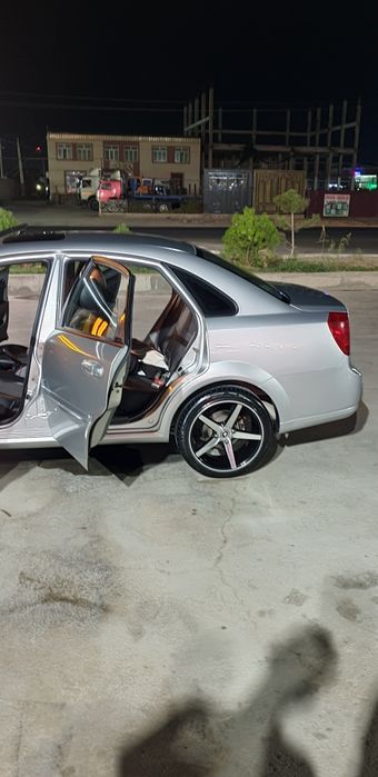 лассетти сотилади