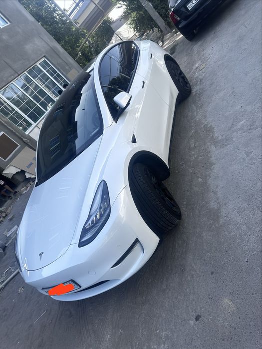 Tesla Y perfomance 2021
