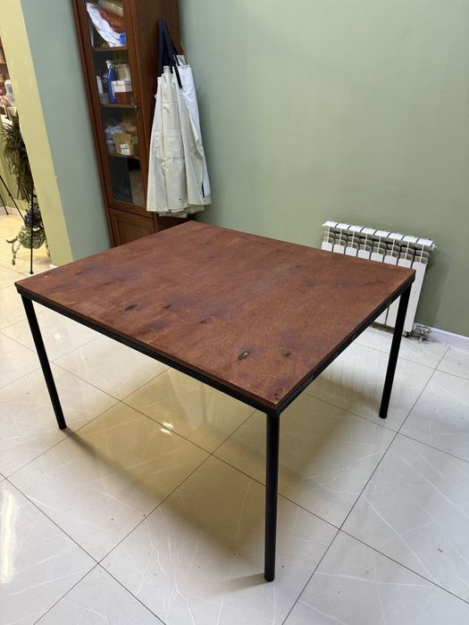 Стол деревянный 100*120см