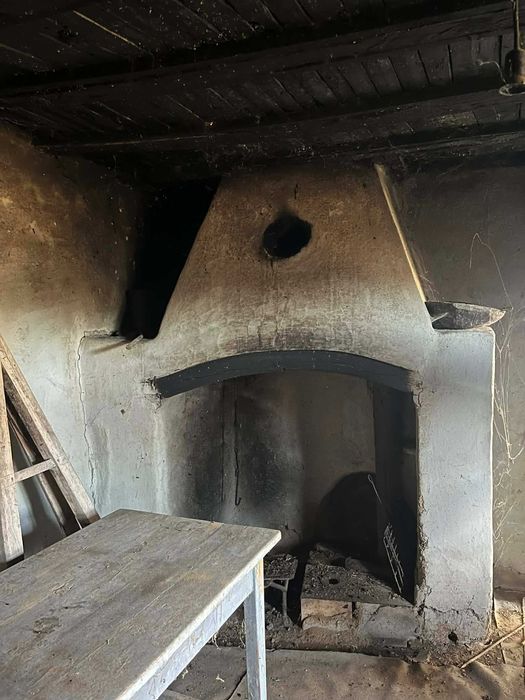 Къща с просторен двор в центъра на село Горица, община Попово