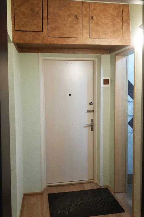 Срочно продается 1/3/5 переделанная в 2 комнатную, Алмазарский район!