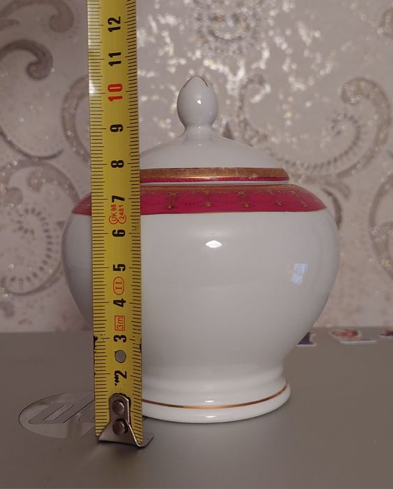 Сахарницу маленькую продаю