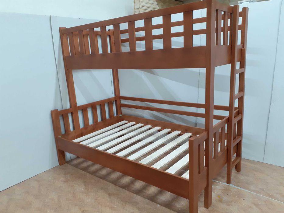 TRANSPORT GRATUIT.Pat etajat din lemn masiv cod 3007
