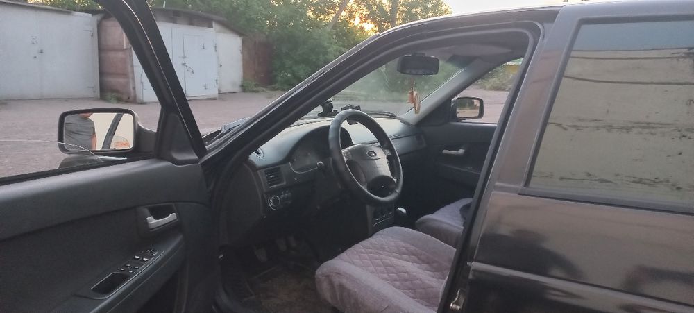 Продам машину приора