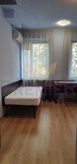 Дава се под наем Едностаен апартамент в Варна, Чаталджа - 20 кв.м за 306 € - Снимка #2