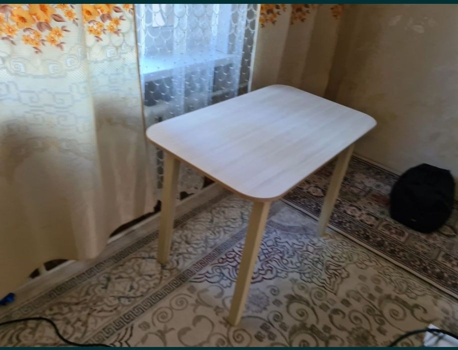 Кухонный стол заводской