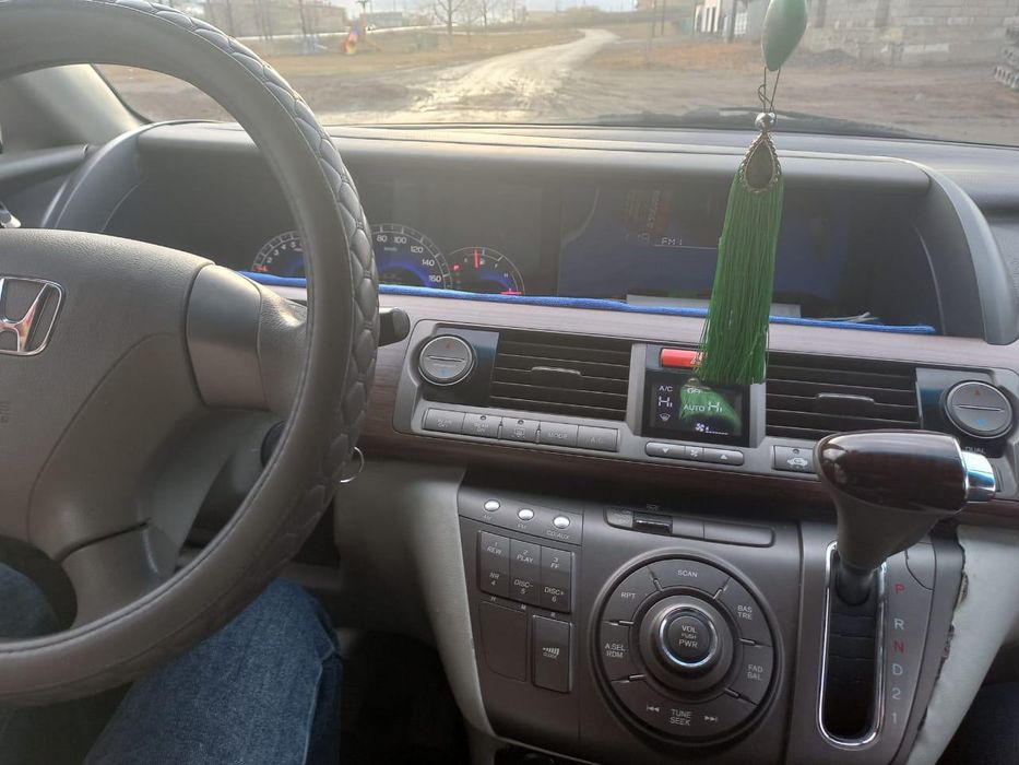 Honda Elysion 2004 года